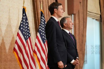 米政府、ホルムズ海峡開放へ「アメ」　イランはなびかず