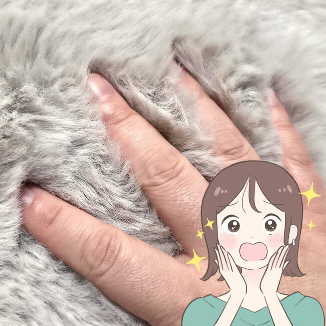 「これ無しで冬は越せない」ニトリの“足を入れられるクッション”モコモコに包みこまれて、とっても暖かい！「あったかいし、ふわふわ」「暖かくてとてもいい」