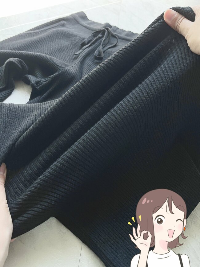 「すごくお腹がラク」ユニクロの“ビヨーンと伸びるパンツ”びっくりするほど着心地がいい!「色違いも買いたい!」「はいてないくらい楽」