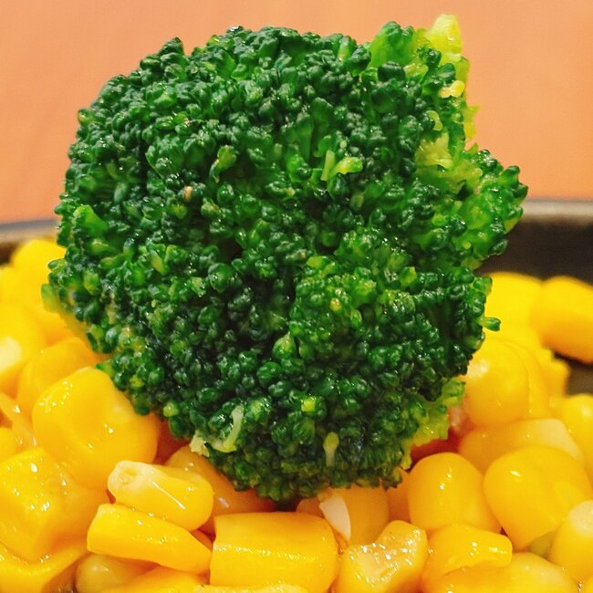 「ほんと大好き」ロイヤルホスト“平日限定の肉だらけランチ”がわんぱくすぎる!「よくばりさんセット」「満足メニューです」