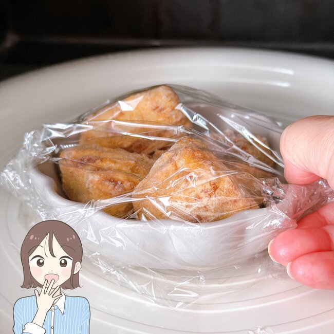 かわいすぎて全色まとめ買いした！セリアの「フランフランみたいな食器」がレトロかわいい…！お花の形が素敵なんです