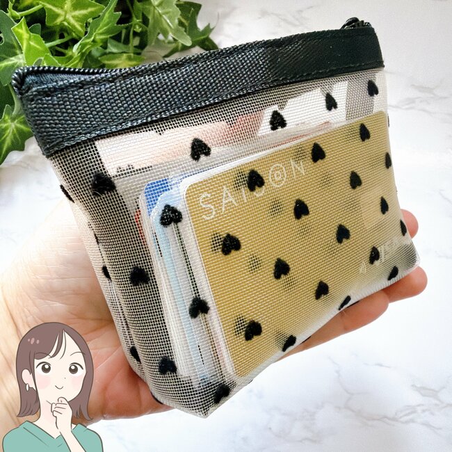 お薬が120錠も入った…！ダイソー×サンリオの「レトロかわいいポーチ」ミニ財布にもなって万能！《購入レビュー》