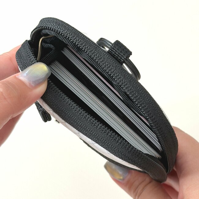 小銭が取り出しやすくて感動！無印良品の「新作ミニ財布」カードが28枚も入って収納力バッチリです！《購入レビュー》