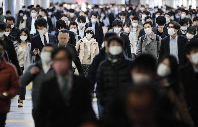 4月に入っても通勤する人は多い