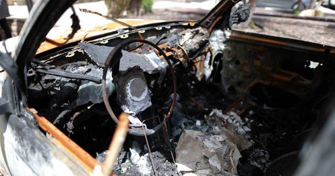 ハッシュオイル密造現場で発生した爆発で燃えた車の内部