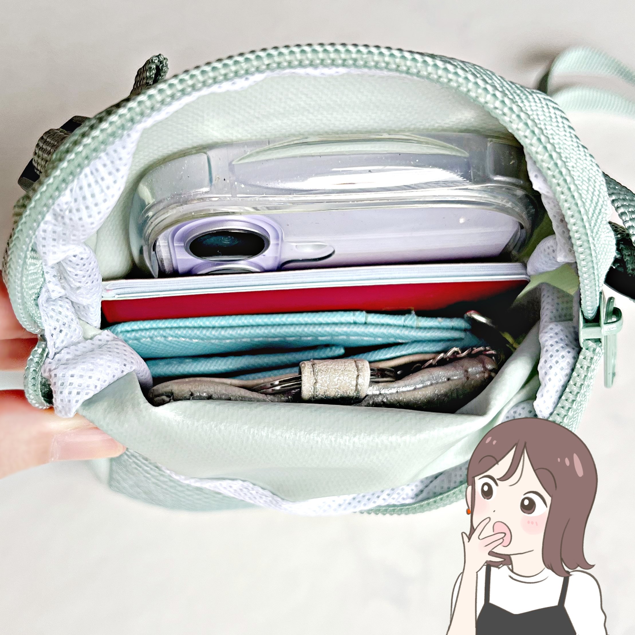 【セリア】お薬手帳がジャストフィット！スリムで軽い「ぺたんこショルダー」色違いで3つも買っちゃった！《購入レビュー》