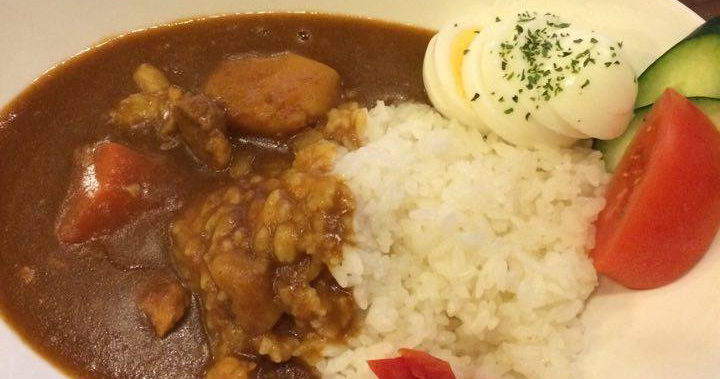 赤羽の喫茶店は、カレーや焼き魚定食を、モーニングセットで楽しめる