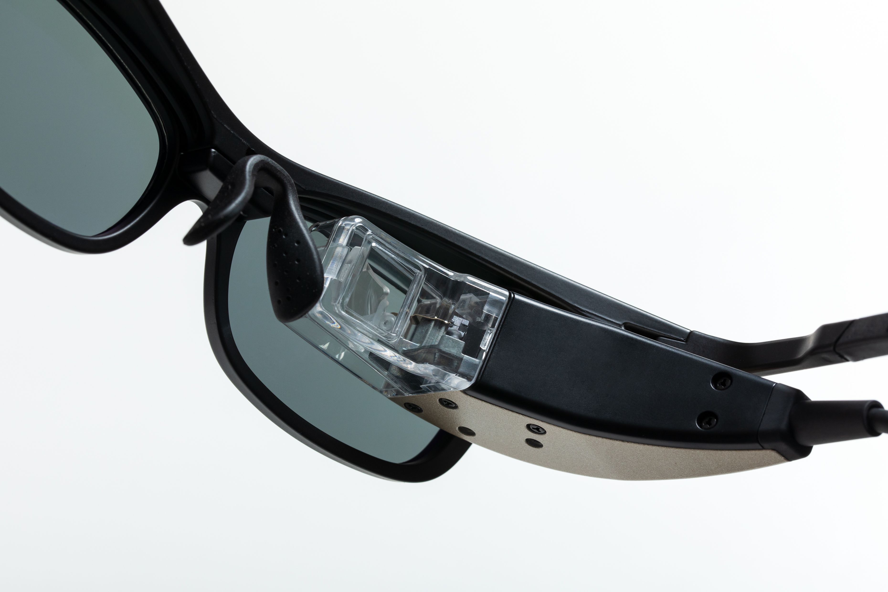 網膜捜査型レーザアイウェア RETISSA DisplayⅡ 網膜走査型レーザアイウェア「RETISSA(R) Display II」 2019年10月15日
