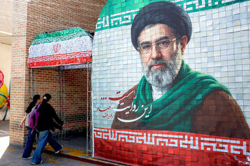 イラン最高指導者、最も必要な時期にも姿見せず