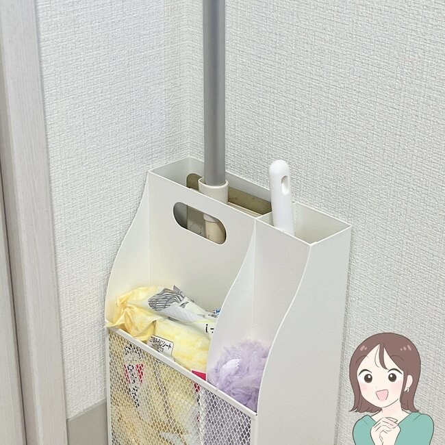 「こんな商品欲しかった」3COINS×花王の“お掃除ワイパー収納”すっぽり入って倒れないの！「ベストサイズすぎてありがたい」「スッキリ片付いて良かった」