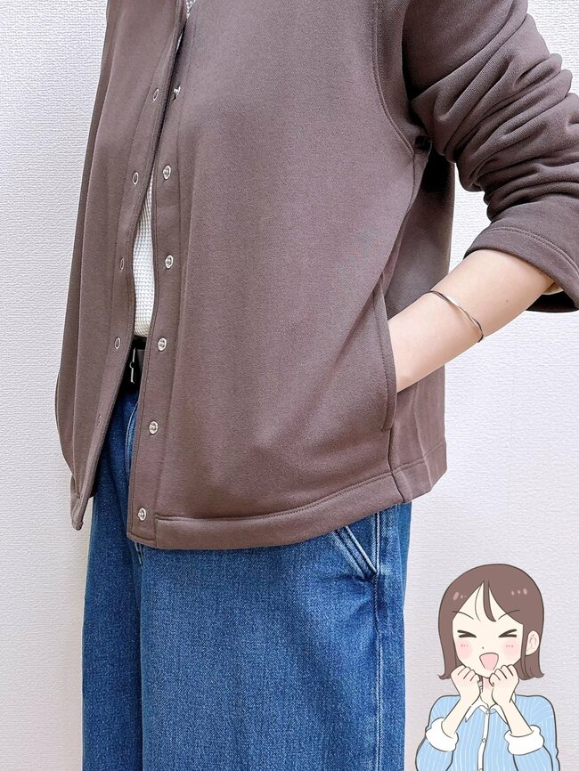 「今の時期に重宝します」無印良品の“もっちりカーディガン”サッと着やすくて手放せない！「合わせやすくて出番が多い」「一年を通して着られます」《購入レビュー》