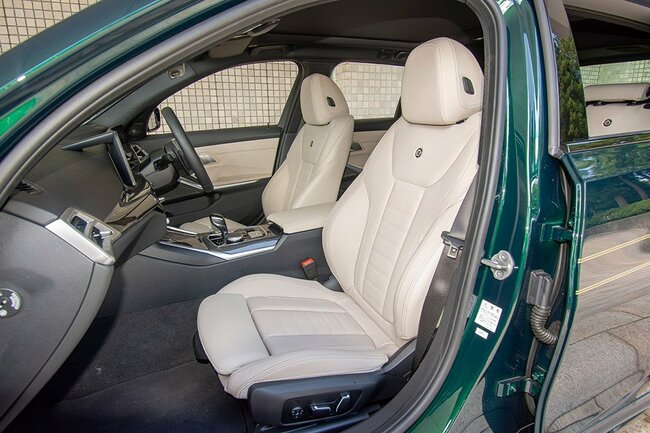 アルピナ・D3 Sツーリング オールラッド前席