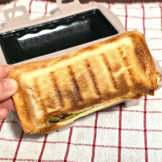 「買って正解でした」「朝はとても助かります」ニトリの“天才キッチングッズ”レンジ4分で絶品朝食が作れちゃう!「あんなにカリッとなるなんて」