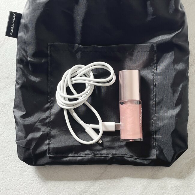 見つけた瞬間、迷わず購入！グローバルワーク×キティちゃんの「大人かわいいバッグ」コンパクトなのに収納力たっぷりです！