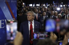 ハリス氏が成功、自身とトランプ氏の人物像明確に 米大統領選討論会
