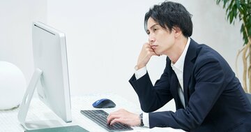 職場にいる「いつも期限に遅れる人」の特徴・ワースト1