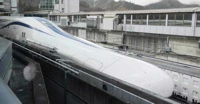 写真：リニア中央新幹線の改良型試験車