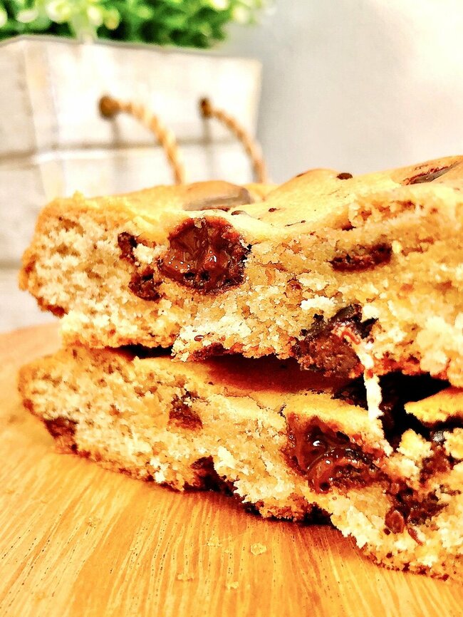 「セブンイレブンで一番うまい商品」お店で焼いた“500kcal超えクッキー”背徳感たっぷりでウマすぎる！「これ今年ずっと食うかも」「多分20枚はもう食ってる」