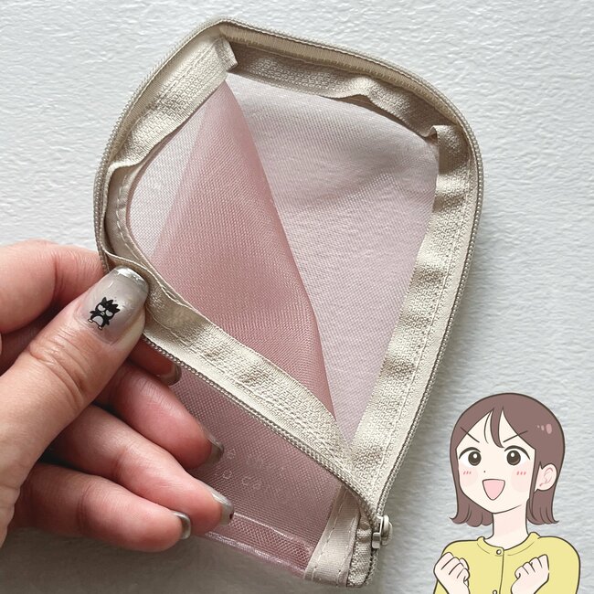 「収納力ばつぐん」「かさばらない!」セリアの“メイクお直しポーチ”ミニバッグに入るコンパクトさがお気に入り!「リップ何本も入れようと思う」