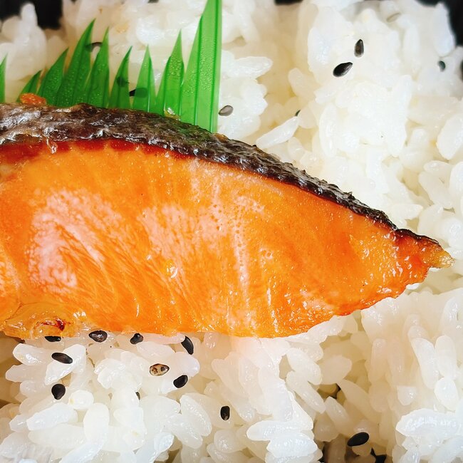 「おかず豊富すぎてご飯たらない」ほっともっとの“てんこ盛り弁当”大人のお子様ランチみたいで豪華!「ガチご馳走」「オールスター感がある」