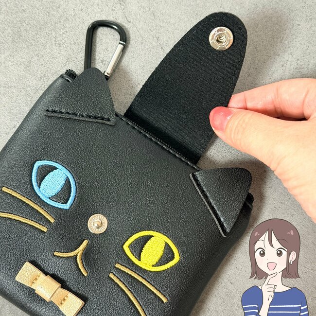 お薬が70錠も入った…!カルディで見つけた「くろねこの激かわケース」ミニ財布にもなるし、カバンに付けて持ち運べて天才!《購入レビュー》