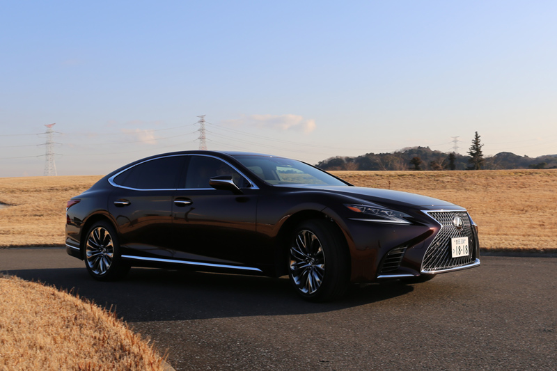 新型LEXUS LSのガソリン版はドイツ車に負けない楽しさだ