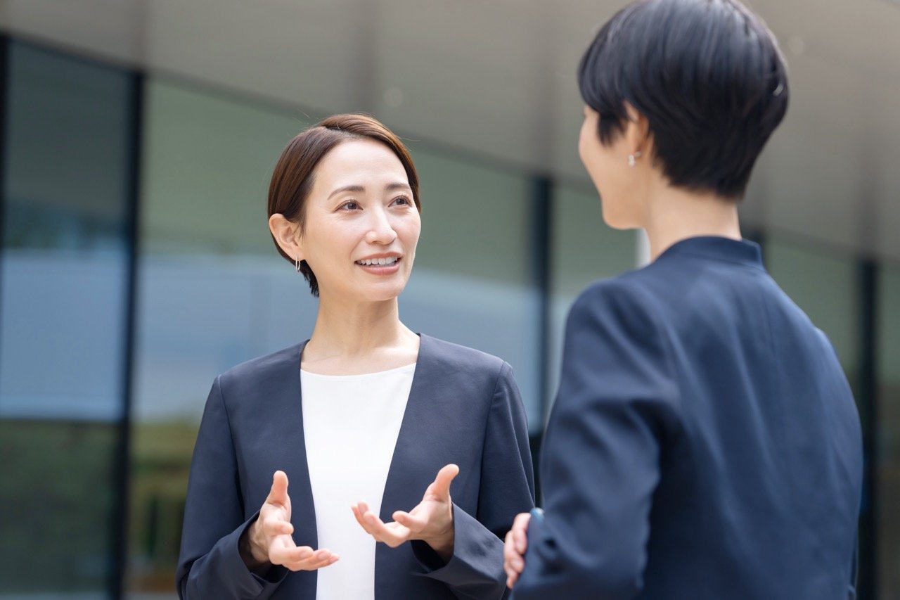 【職場で嫌われる】「自分の話ばかりしてしまう人」に欠けている“たった1つの習慣”とは？