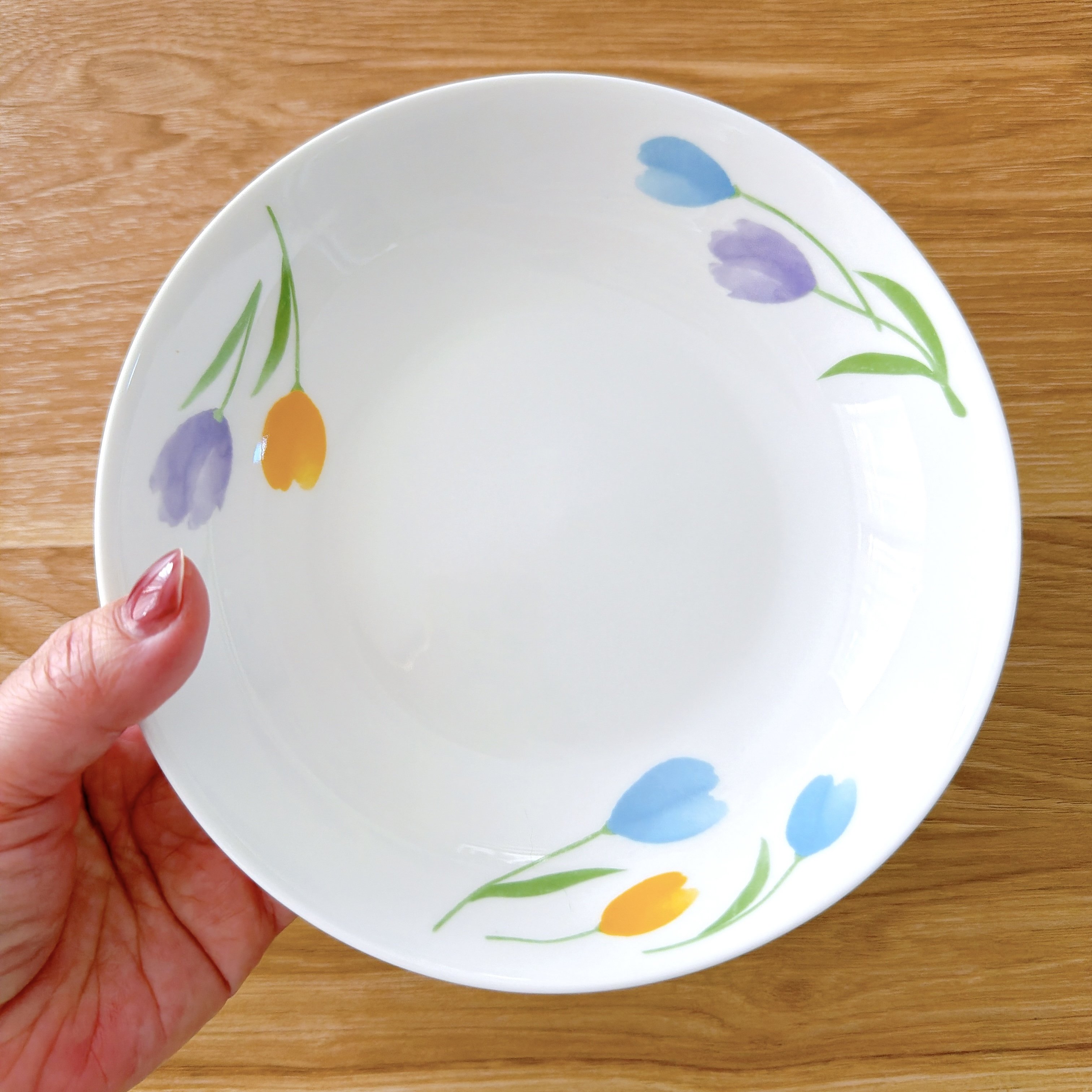 思わずまとめ買いした…！セリアの「昭和レトロな食器」チューリップ柄が可愛すぎる！