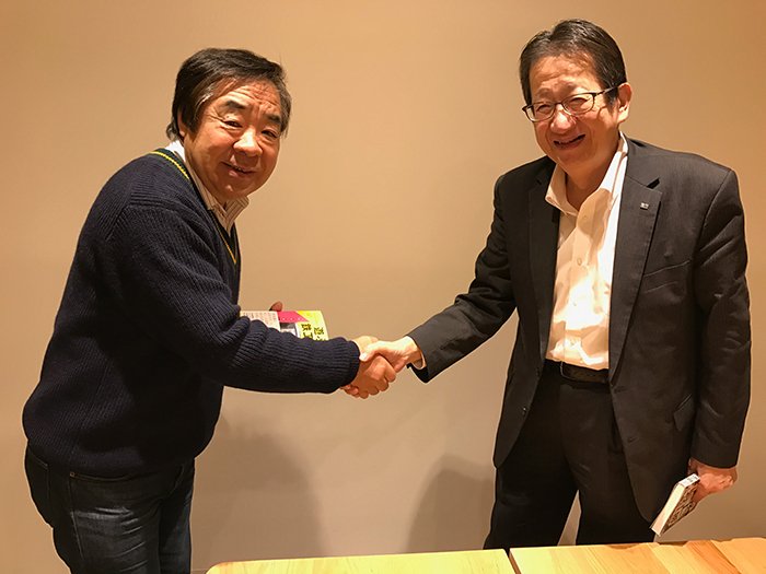 ここは「ラブホ」?<br />ここは「水族館」?<br />通行人が社屋を<br />そう間違える理由