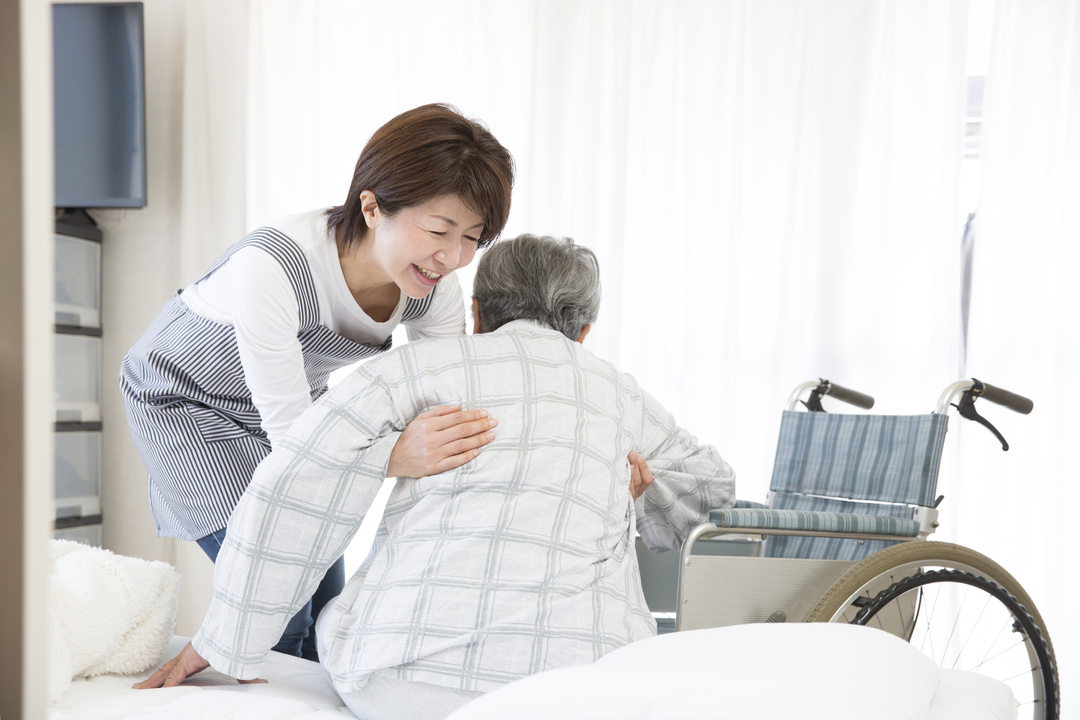 人生の「健康寿命」は男○年、女○○年。<br />【小論文の実践ネタ帳】