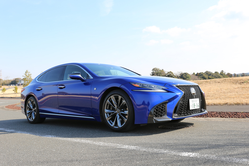 新型LEXUS LSのガソリン版はドイツ車に負けない楽しさだ