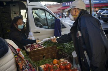 アジア系米国人、憎悪犯罪増加で自らパトロールも