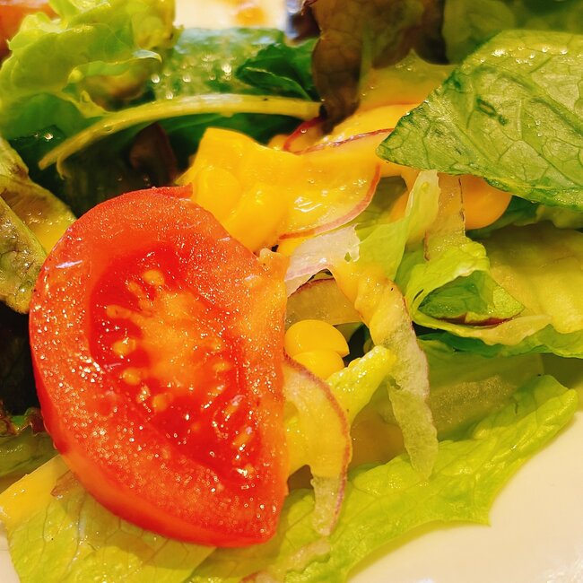 こりゃリピートしちゃうわ！ロイヤルホストの“平日限定てんこ盛りランチ”食べ応えがスゴすぎる！「めちゃ美味い！」「平日ランチ最高じゃん！」