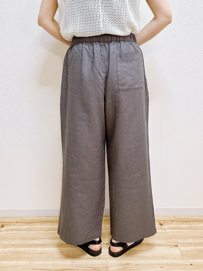 「全色買いました」無印良品の“リピーター続出ワイドパンツ”通気性バツグンで暑い日も快適！「夏のボトムはこれ一択」「毎年愛用しています」【購入レビュー】