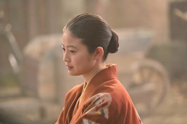 責任を“死で償う”時代は終わった?『おしん』と『あんぱん』が描く“戦後の答え”のちがい【あんぱん第63回レビュー】