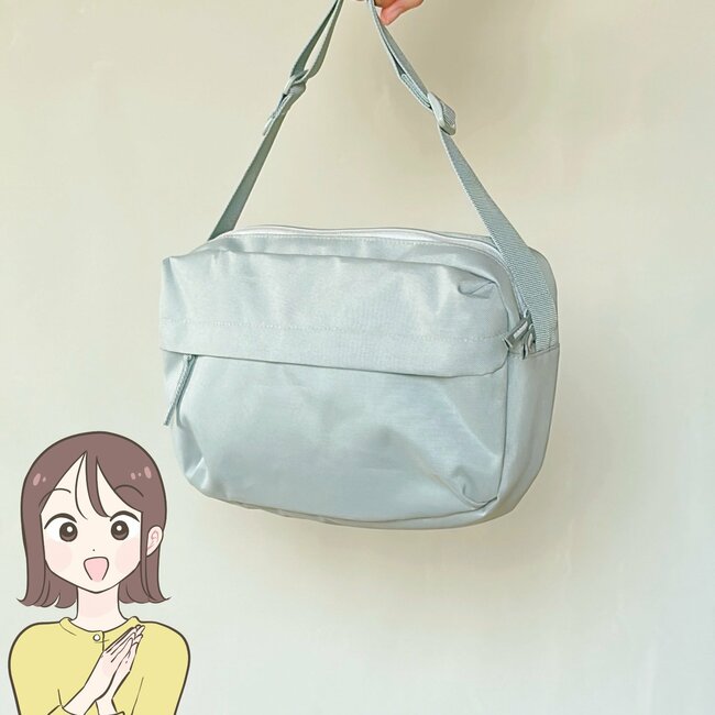 「他のバッグは全く使わなくなりました」無印良品の“めちゃ軽ショルダー”が理想的すぎる！「すごく軽いし、長財布も入る」「スマホをサッと入れられて便利」