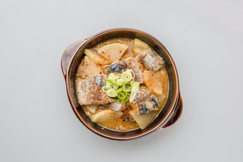 【初心者のための簡単&ヘルシーレシピ】サバ缶で和食を作る!
