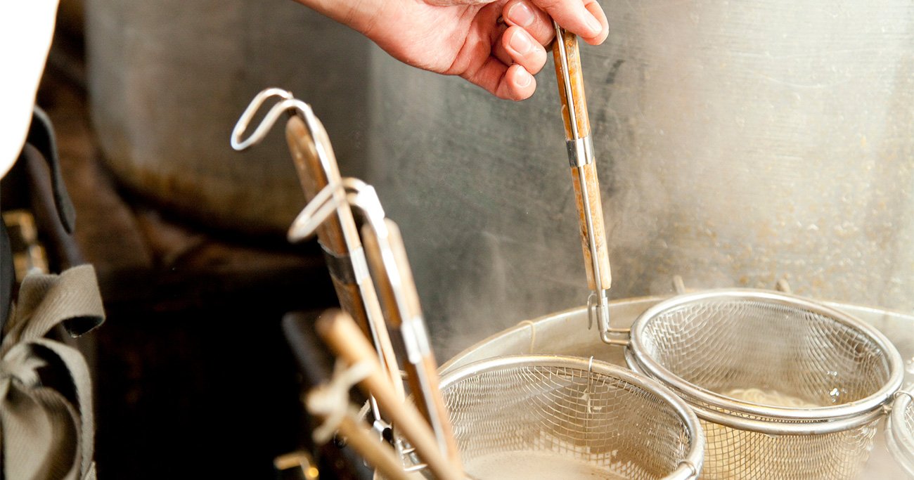 40代タイミーおじさんが「家系ラーメン店」で初バイト！憧れのスープを混ぜて気づいたこと