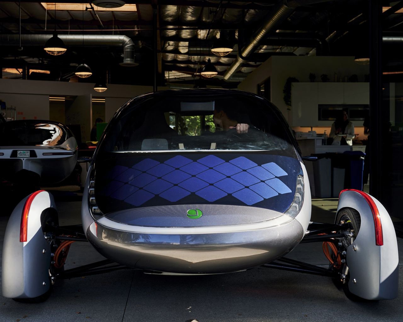 アプテラが試作した三輪ソーラーEV