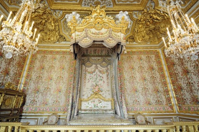 ヴェルサイユ宮殿 王妃の寝室の特大壁飾り-