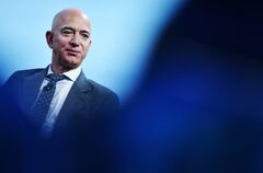ベゾス氏の不倫・ハッキング騒動、静かに幕切れ