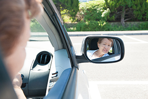 年40万人ずつ増える<br />女性高齢者ドライバーにどう対処するか？
