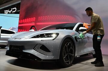 中国版テスラのBYD、世界でも快走か