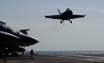 米軍ヘリと戦闘機、南シナ海に相次いで墜落