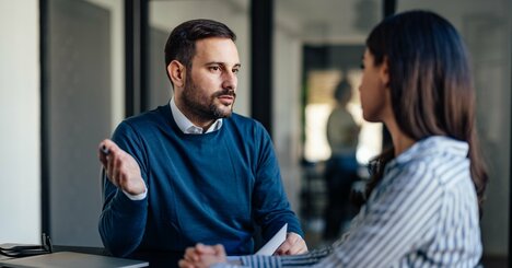 「なんで、その服買ったの？」と聞く人は嫌われる。“頭が良い人”はどう聞いている？