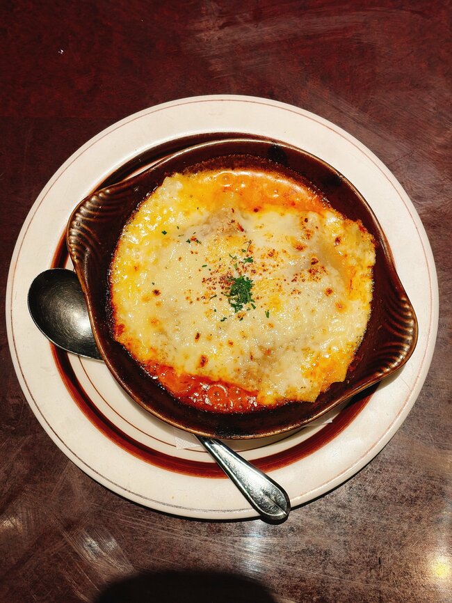 「めちゃウマなので毎回頼んでしまう」星乃珈琲の“チーズたっぷりメニュー”が贅沢すぎる!「今月3回目」「とろっとろチーズ天国」