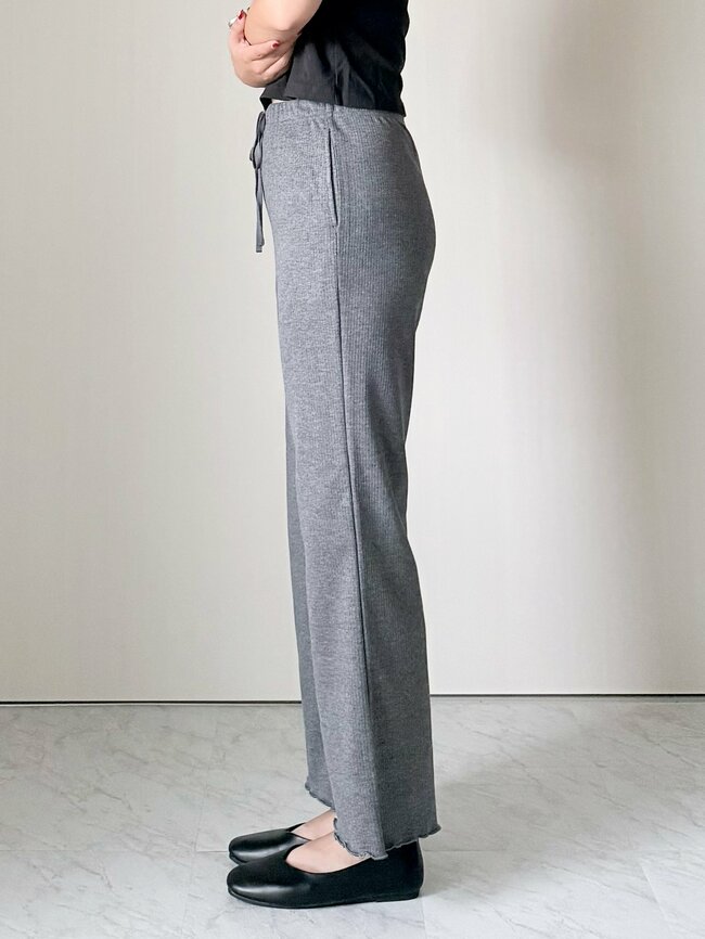 スウェット感覚ではけて楽ちん！GUの「着回しパンツ」1990円とは思えないオシャレさで、秋冬コーデに大活躍です！《購入レビュー》