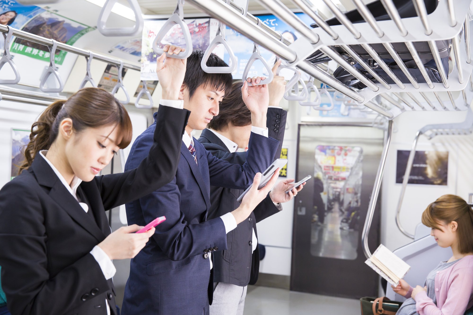 コロナ禍から一転、就活にかかる費用が増え続けている世間事情