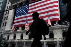 NYダウ800ドル超安、大手ハイテク株総崩れ