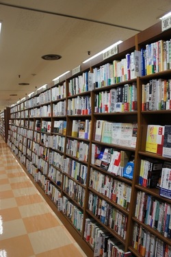 MARUZEN&ジュンク堂書店 渋谷店<br />安齋千華子さん（前編）<br />情報源は「お客さまからの問い合わせ」<br />時代に合わせて柔軟に変化する「棚」こそ書店の強み